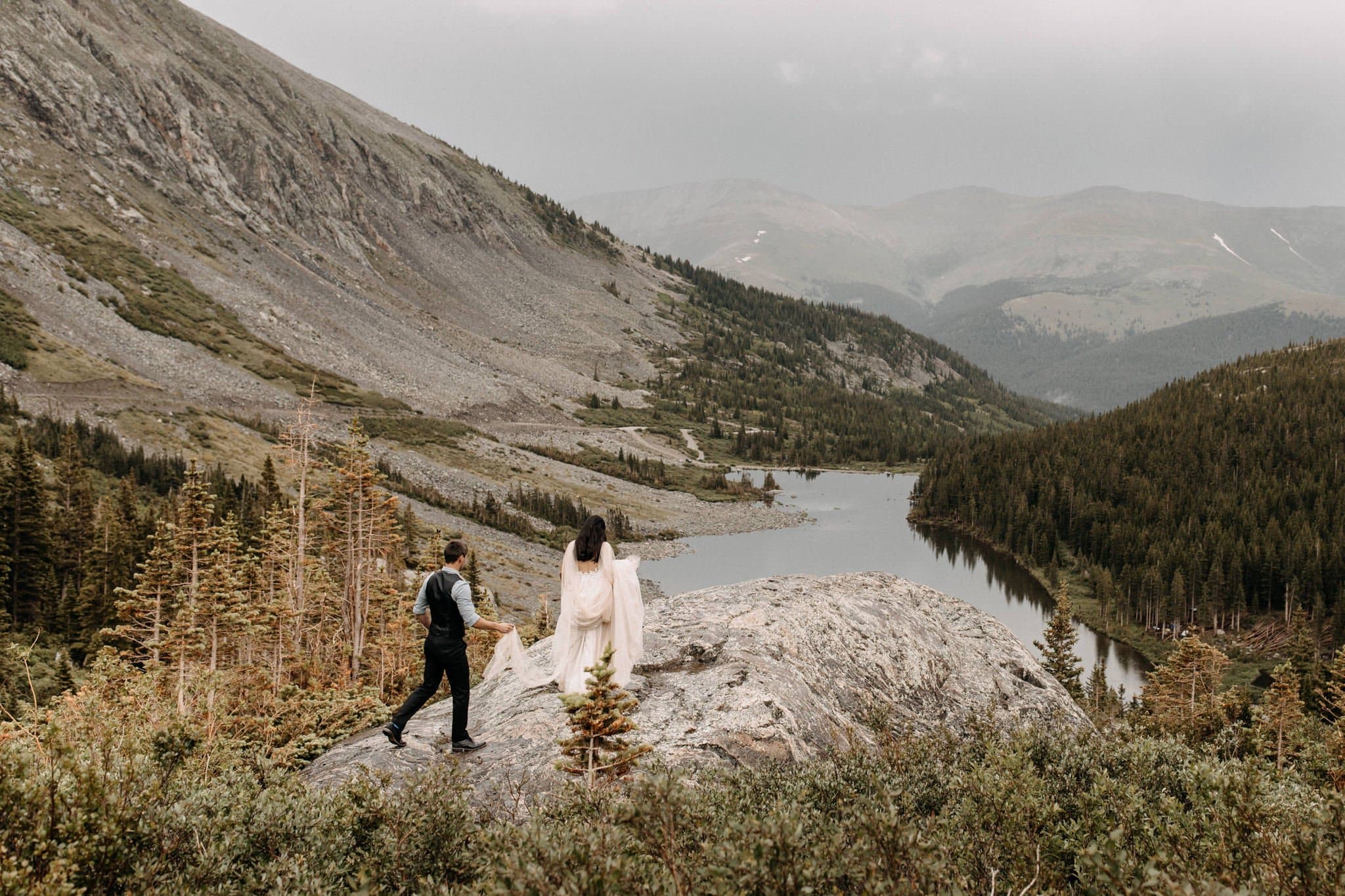Wedding portraits at blue lakes in Breckenridge