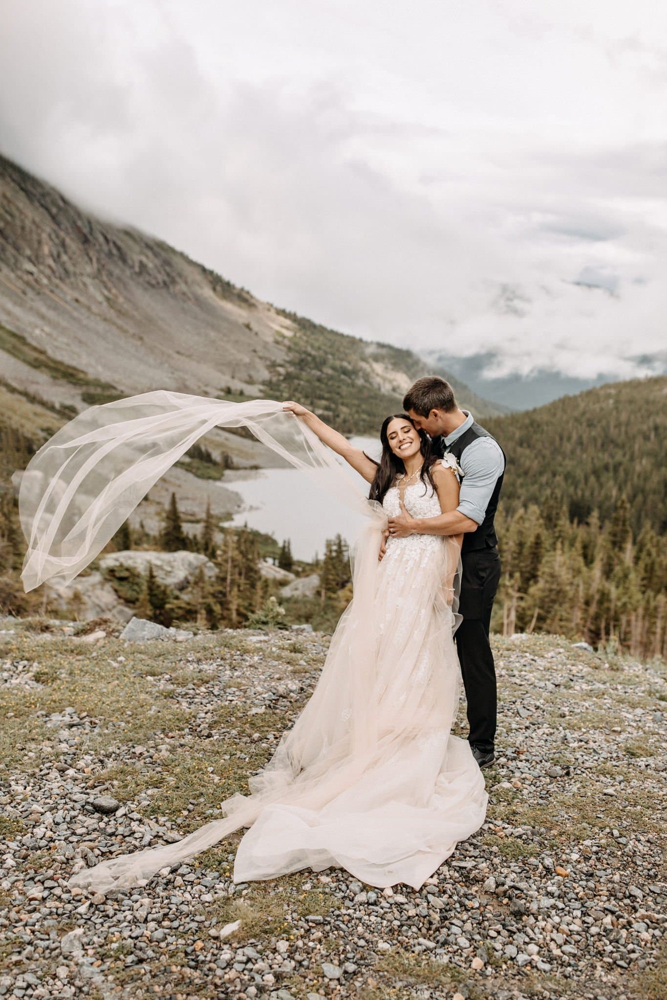 Wedding portraits at blue lakes in Breckenridge