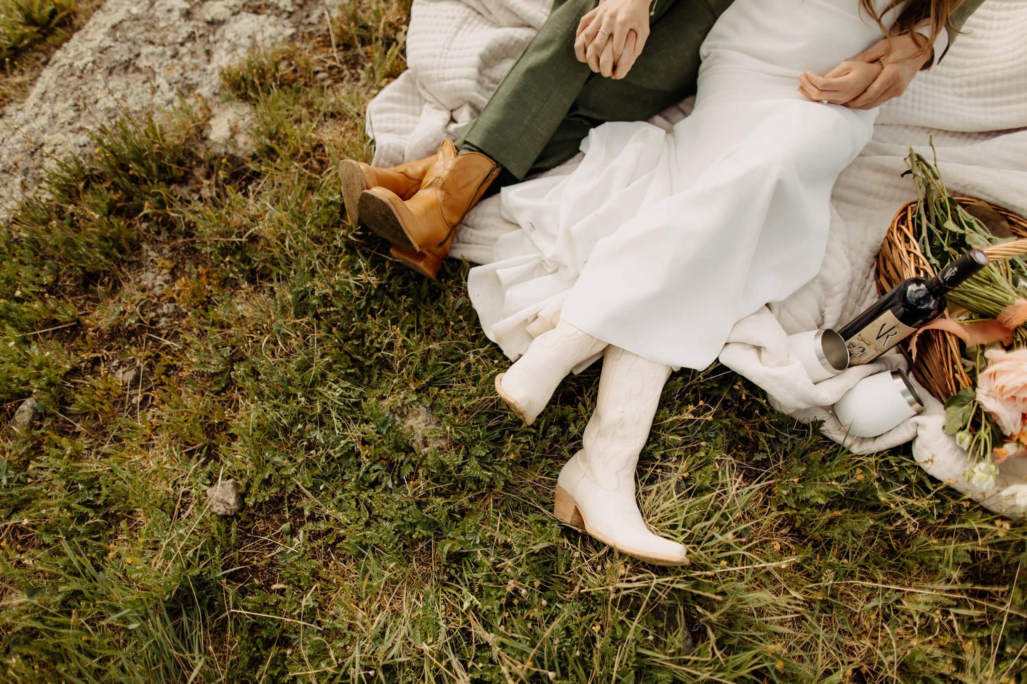 romantic elopement among the wildflowers in Ouray