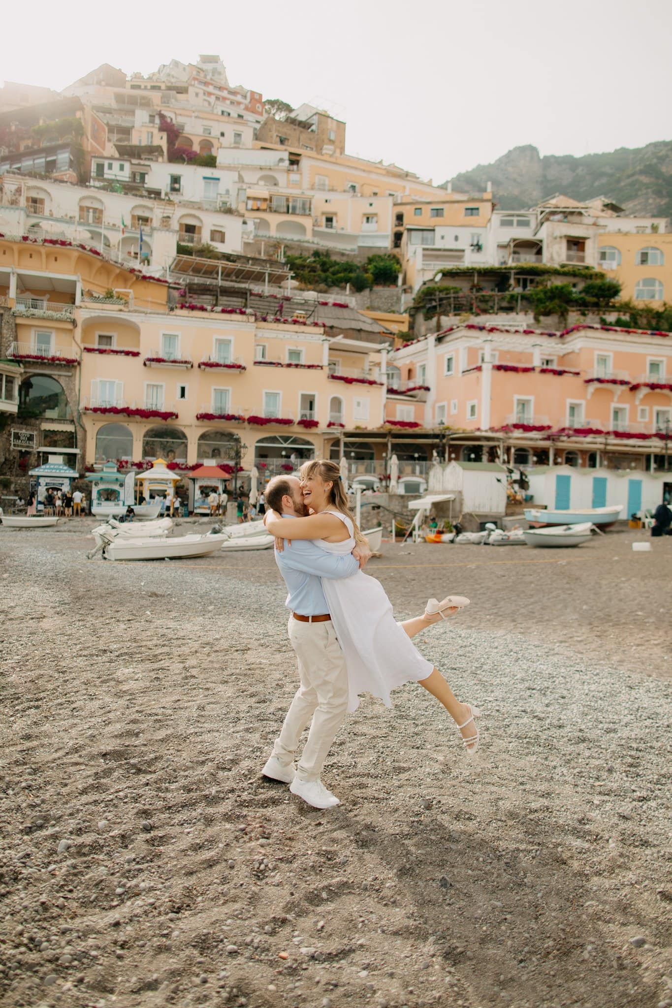 Engagement session on the beach in Positano