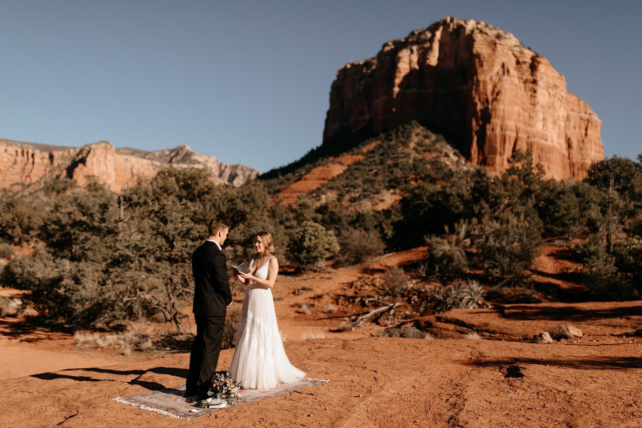 Cathedral Rock Hiking Elopement in Sedona