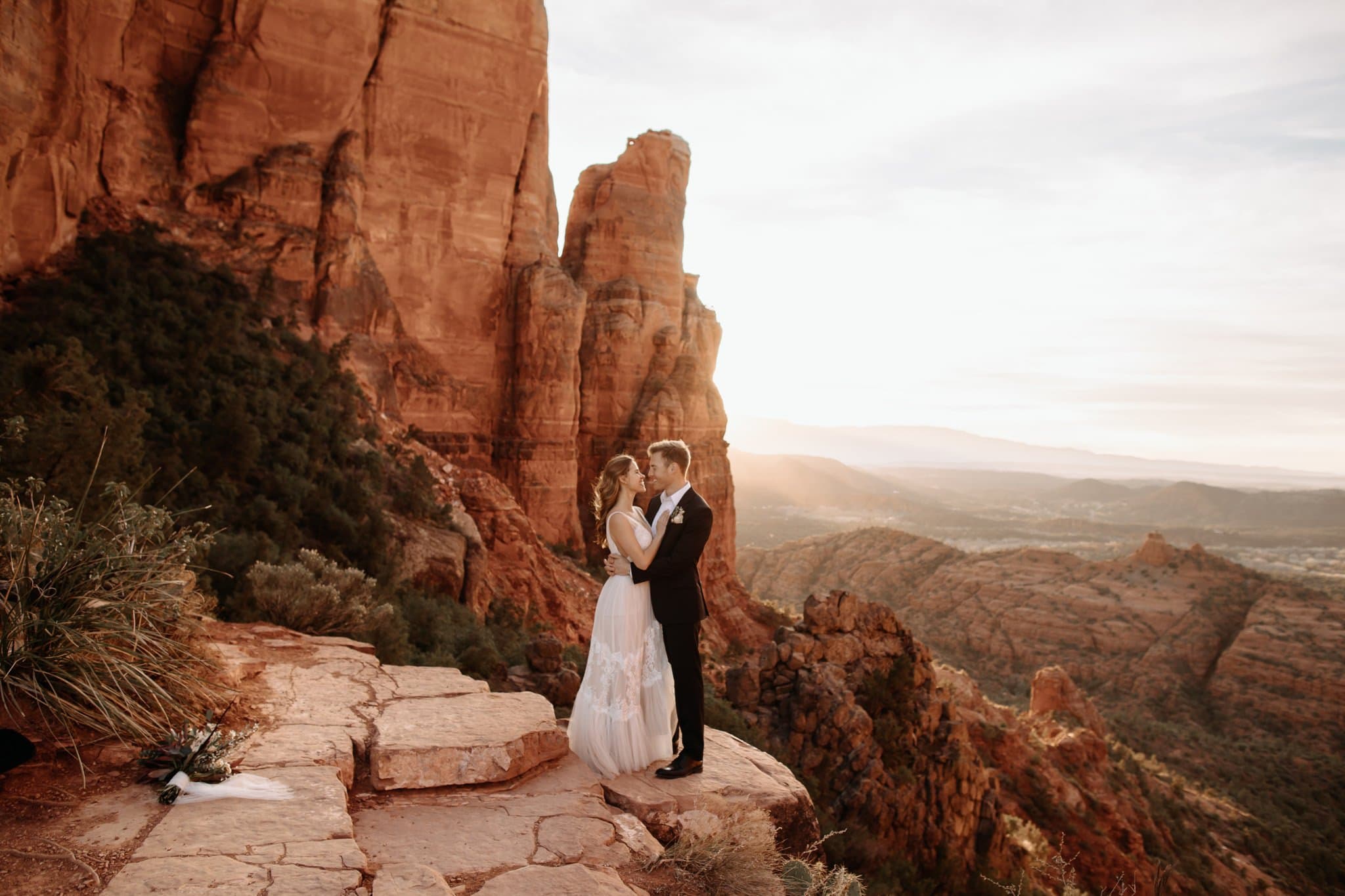 Cathedral Rock Hiking Elopement in Sedona