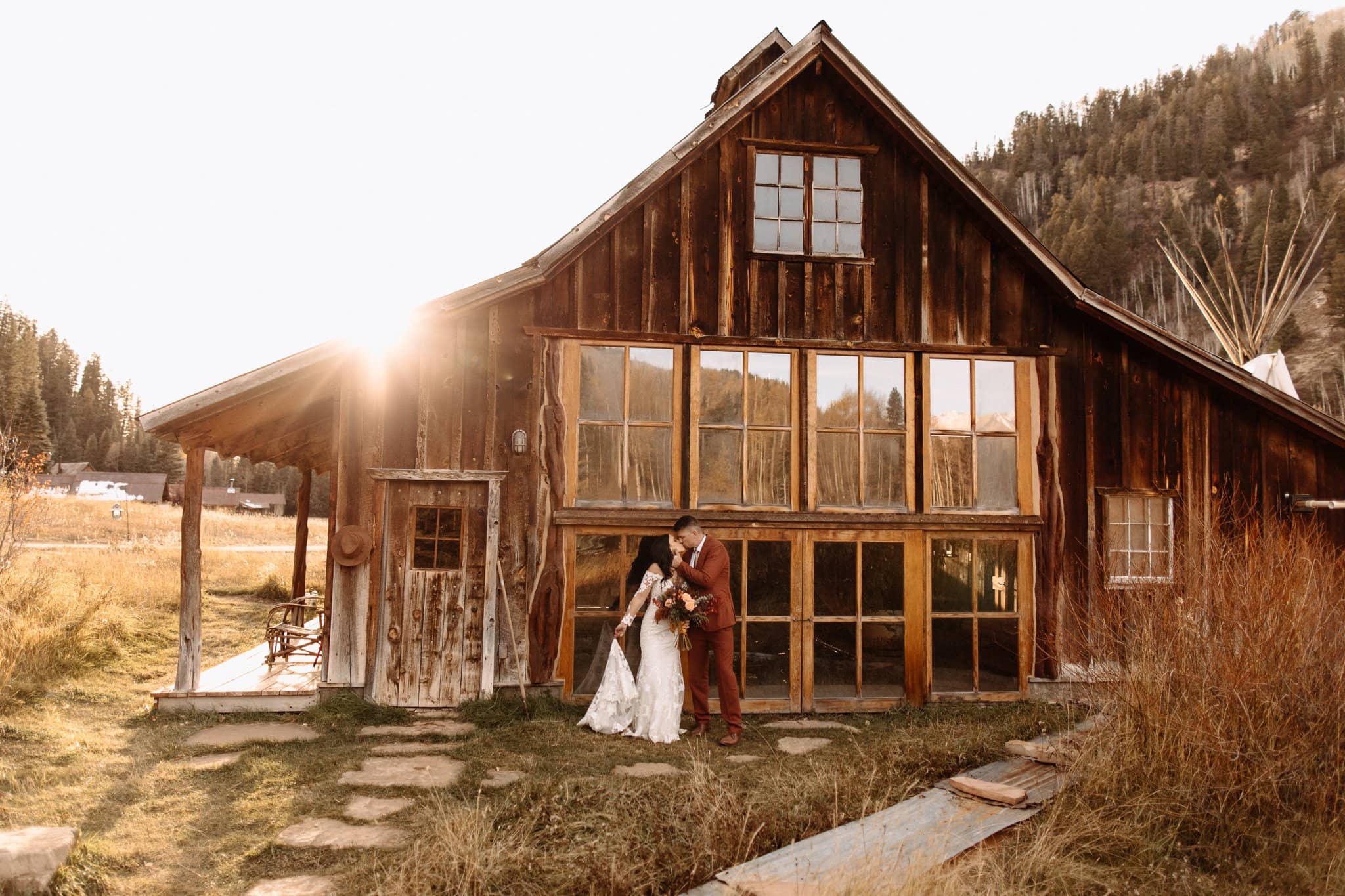 wedding portraits at dunton hot springs