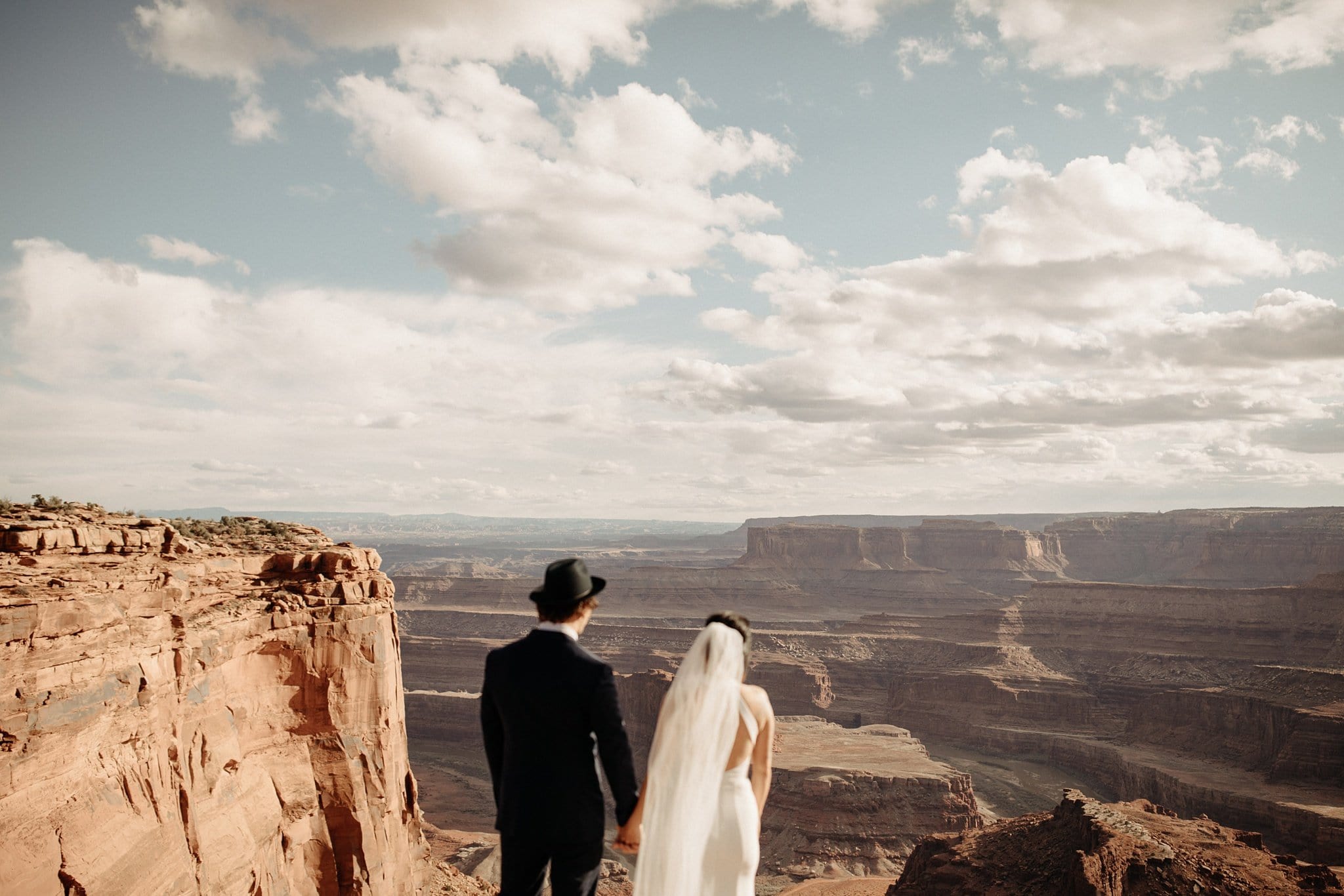 wedding portraits at dead horse point in Moab