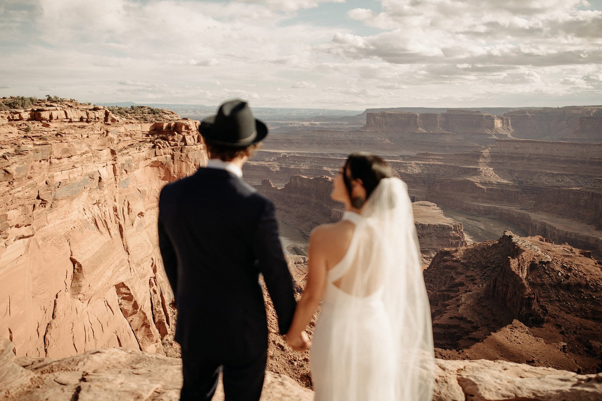 wedding portraits at dead horse point in Moab