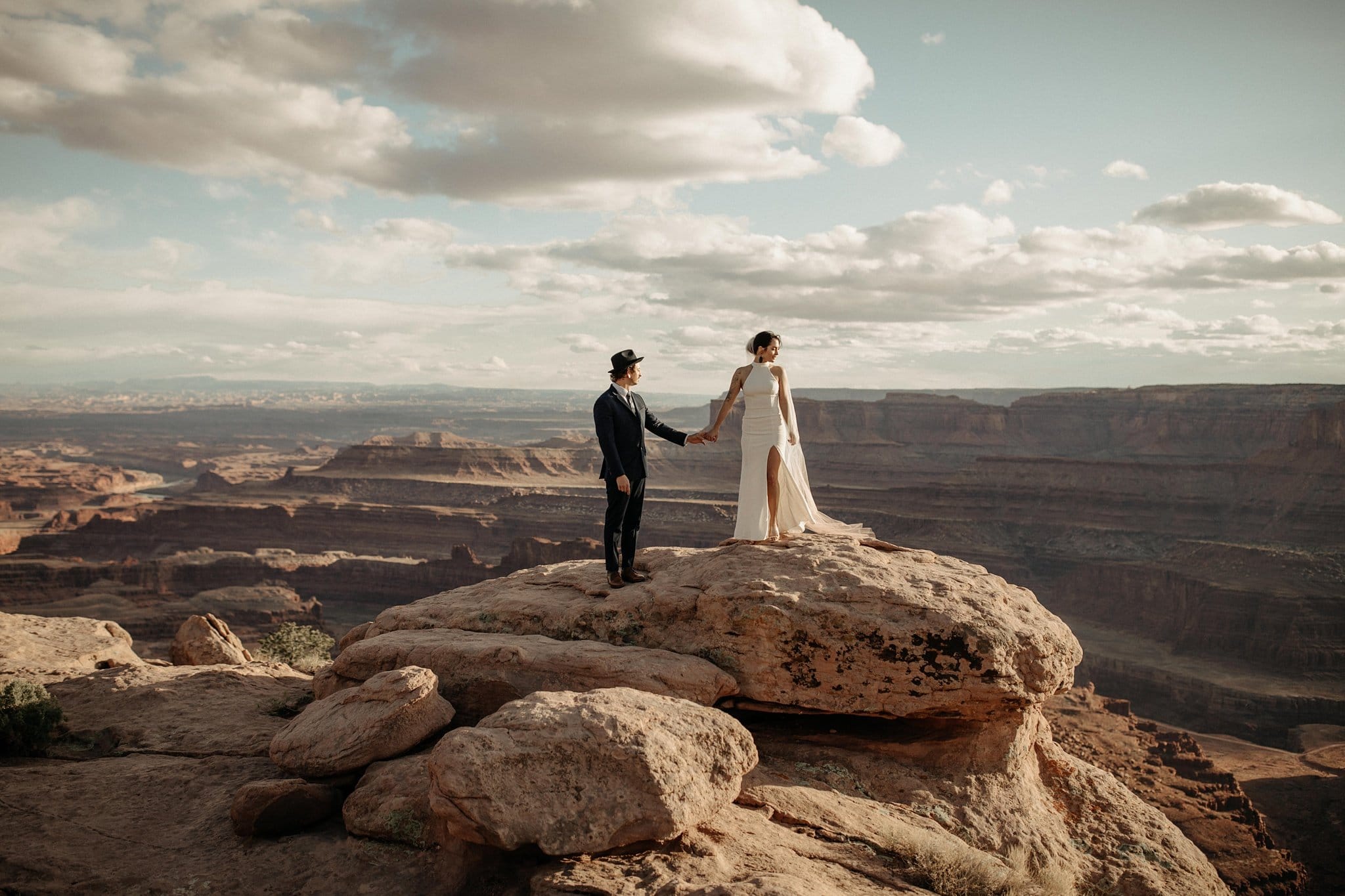 wedding portraits at dead horse point in Moab