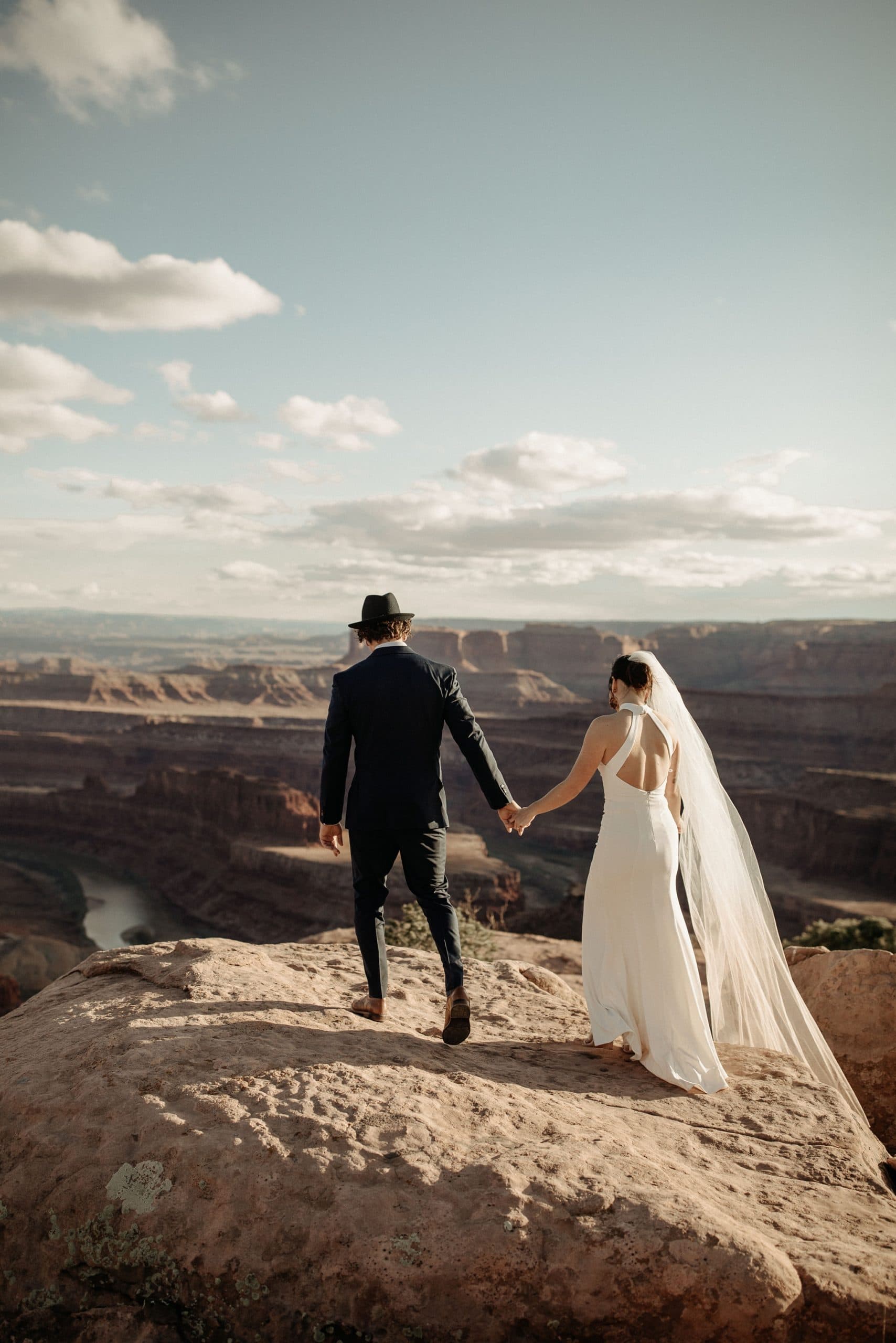 wedding portraits at dead horse point in Moab