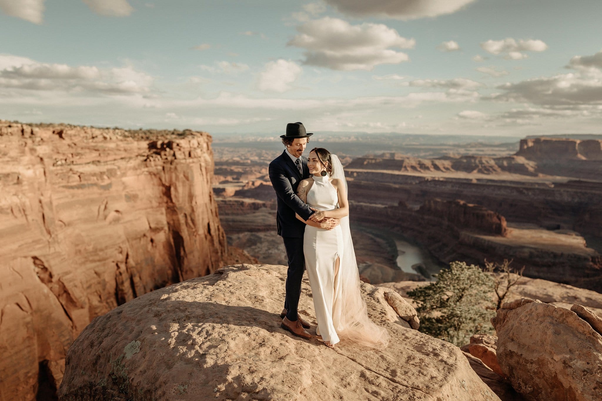 wedding portraits at dead horse point in Moab