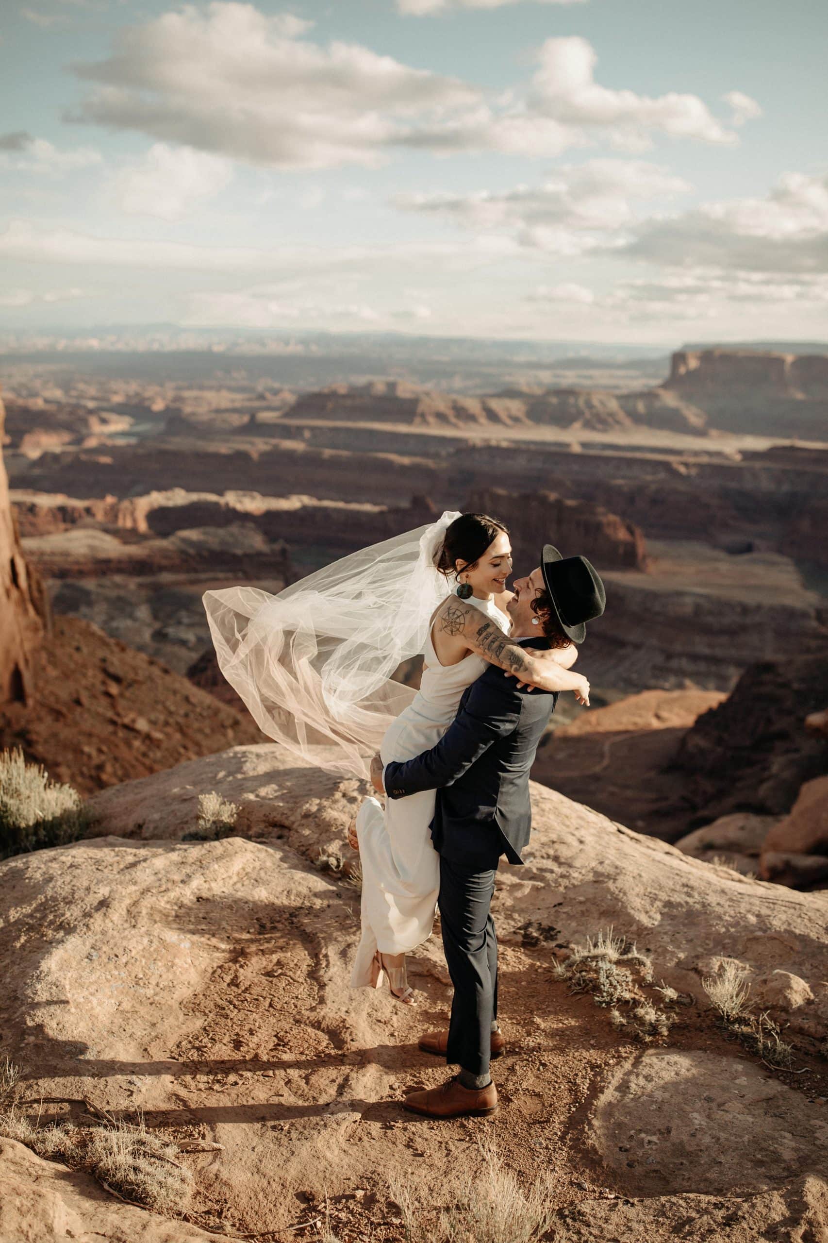 wedding portraits at dead horse point in Moab