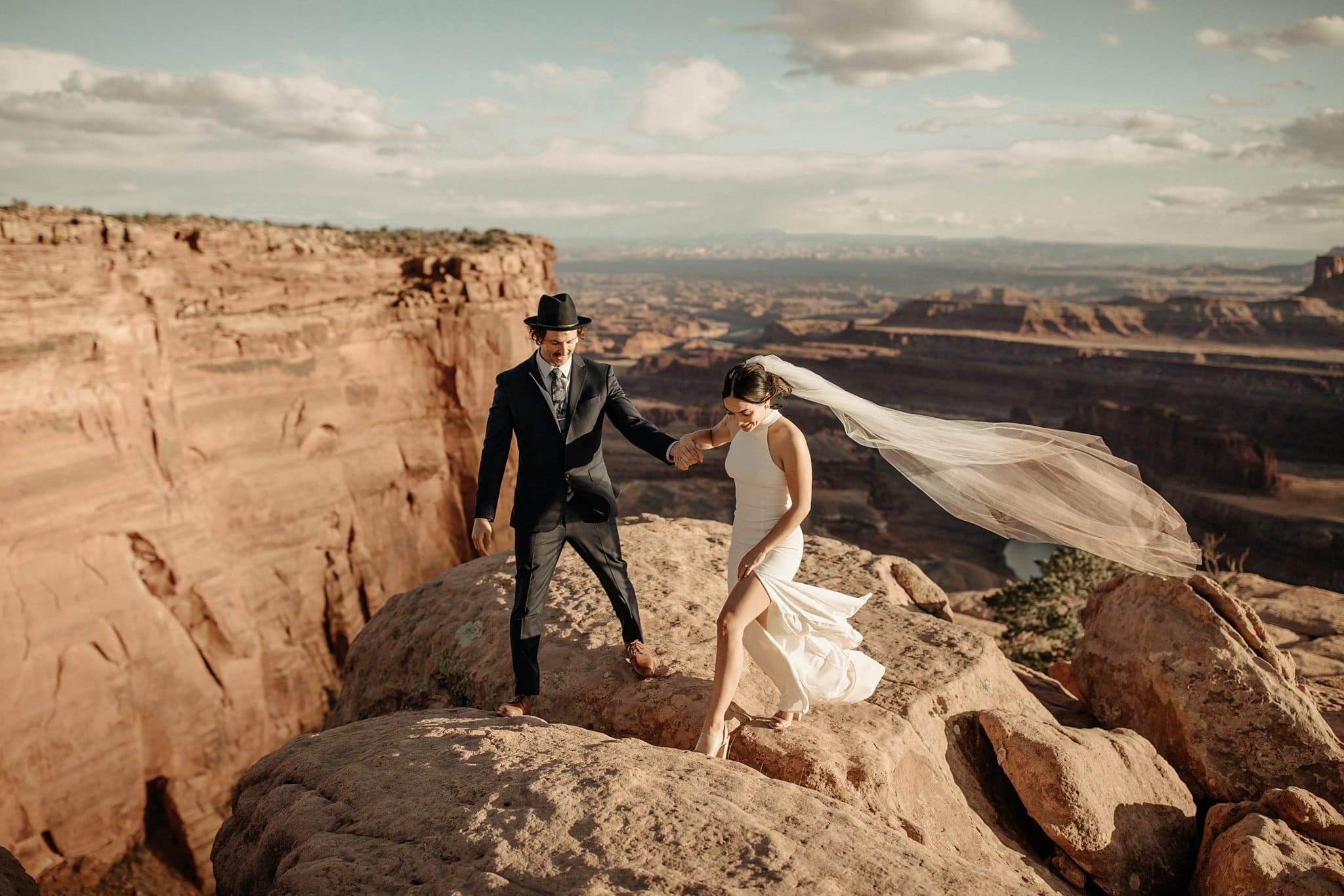 wedding portraits at dead horse point in Moab