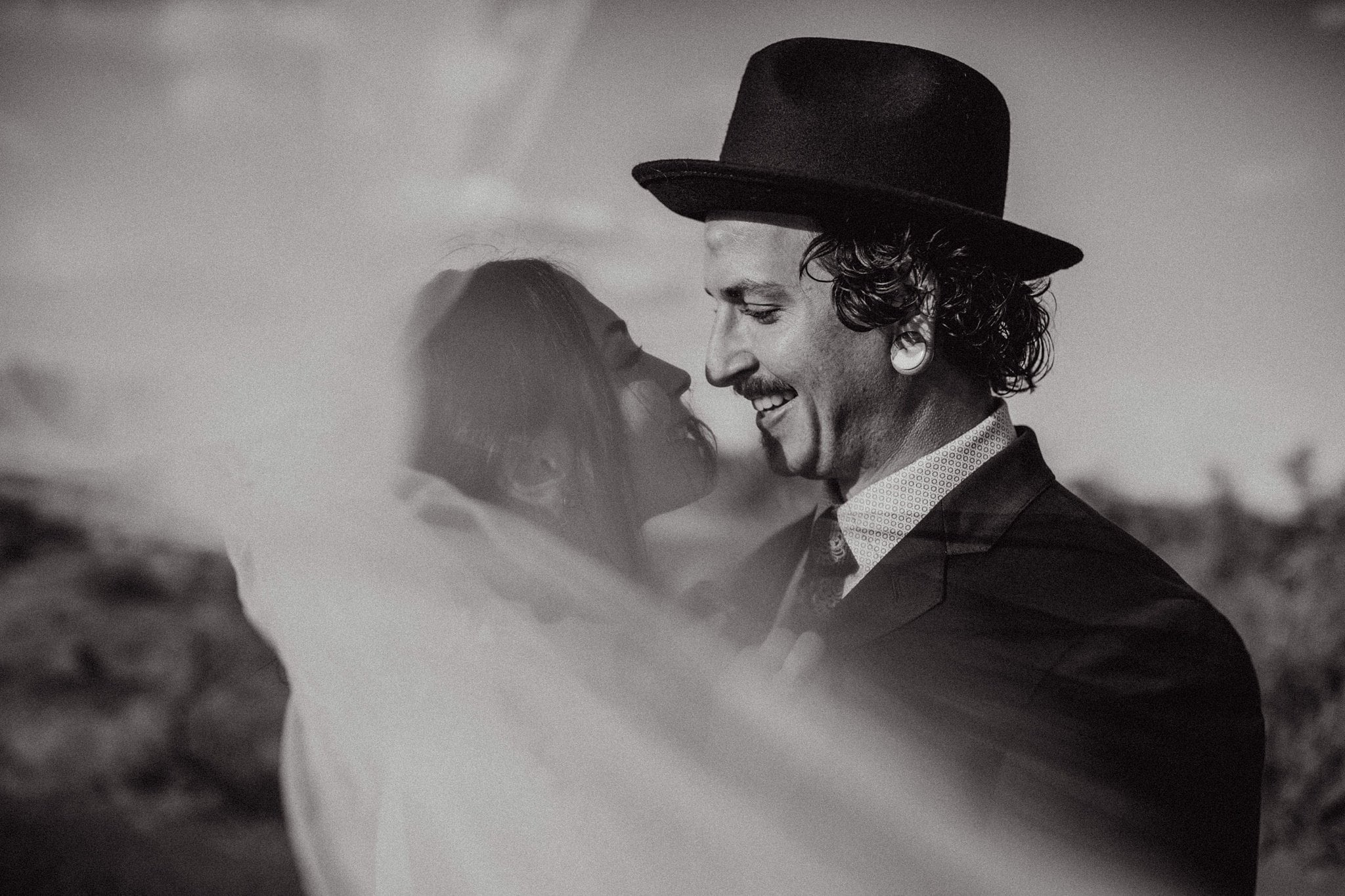 wedding portraits at dead horse point in Moab