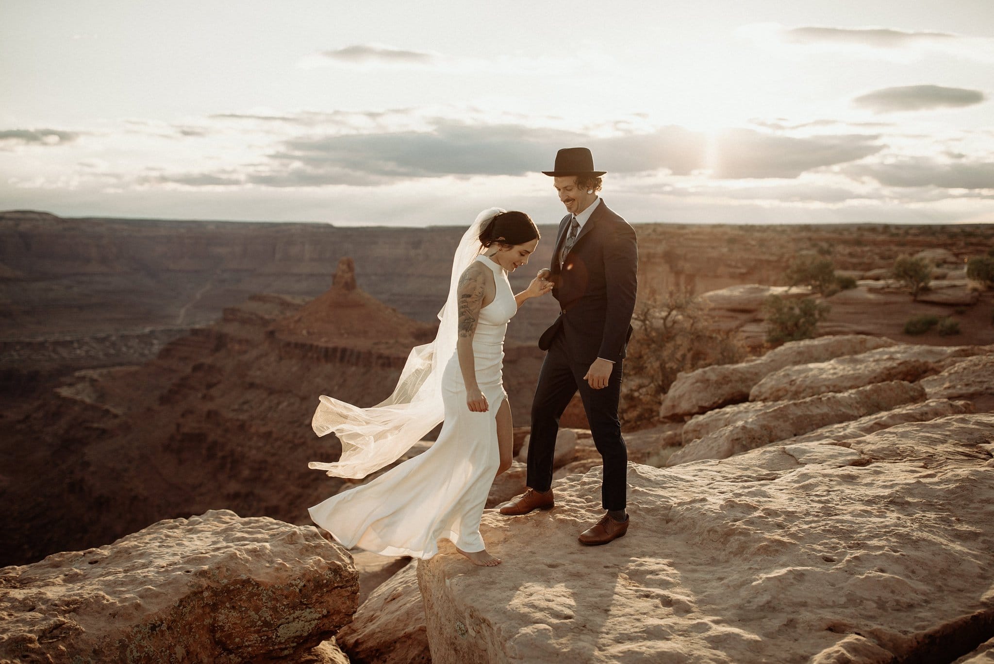 wedding portraits at dead horse point in Moab
