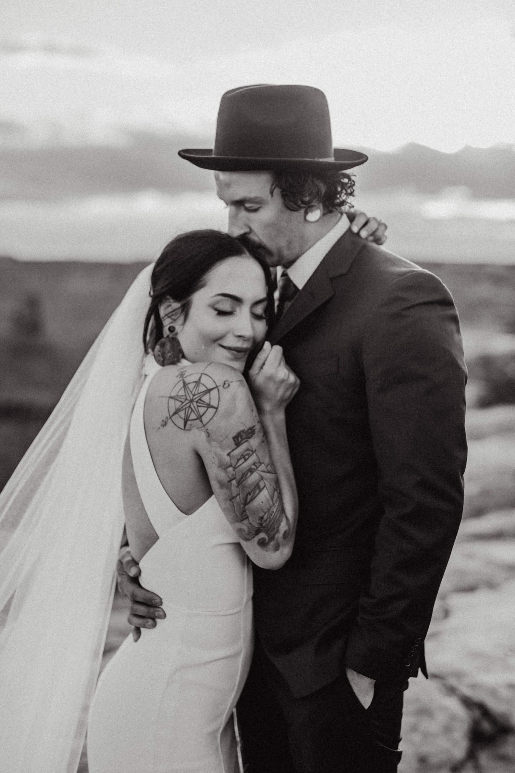 wedding portraits at dead horse point in Moab