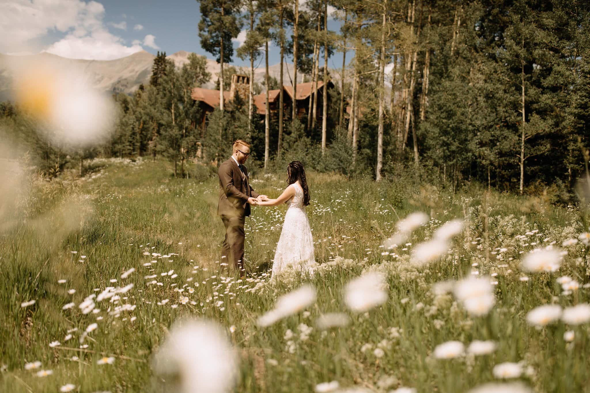 First look in the flowers in Telluride